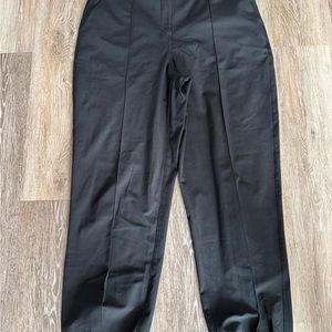 Lululemon Women’s Jogger Pants in Black